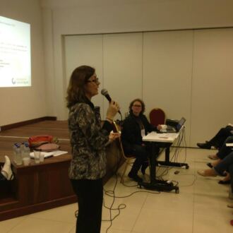 Cursistas participam da aula inaugural da especialização em educação na cultura digital