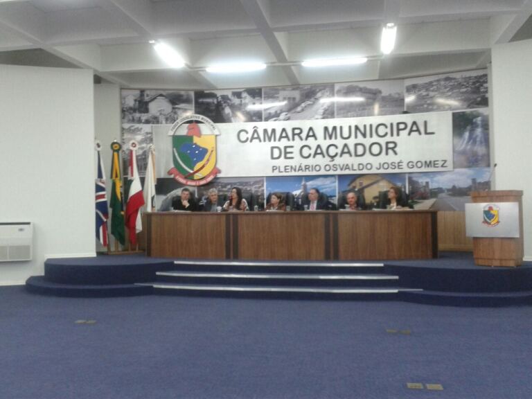 Caçador recebe mais de 100 pessoas para o Ciclo de Debates