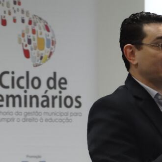 Ciclo de Seminários reúne dirigentes e técnicos da educação em Florianópolis