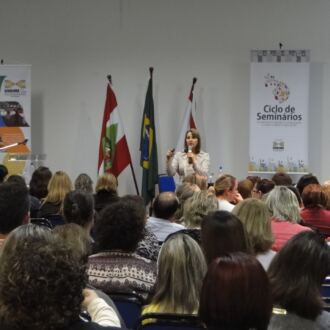 Ciclo de Seminários reúne dirigentes e técnicos da educação em Florianópolis