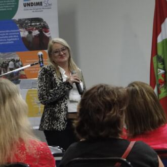 Ciclo de Seminários reúne dirigentes e técnicos da educação em Florianópolis