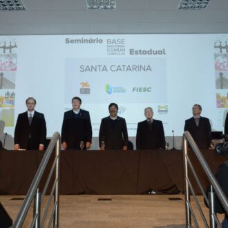 Fotos do Seminário Estadual da Base Nacional Comum Curricular na Capital