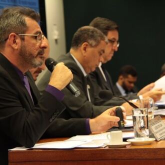 PEC que institui novo regime fiscal e limita gastos na educação e na saúde é discutida em audiência pública