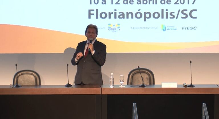 Rudybert Barros Von Eye apresenta novo modelo de escola/creche de acordo com os conceitos do FNDE