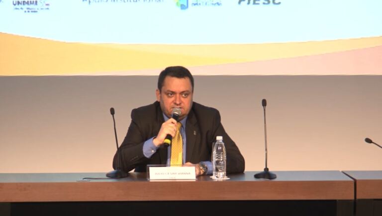 Técnico do FNDE fala sobre o Plano de Ações Articuladas no XVI Fórum Ordinário da Undime/SC