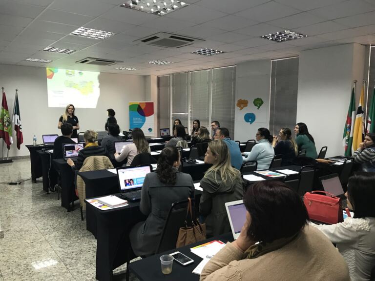 Conviva Educação atende Região da AMAUC
