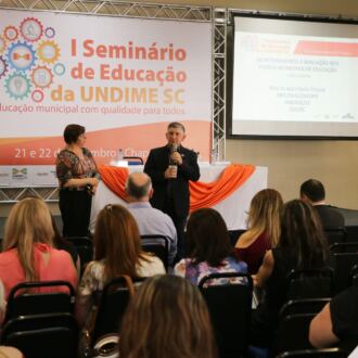 Segundo dia do Seminário de Educação em Chapecó
