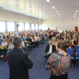 Segundo dia do Seminário de Educação em Chapecó