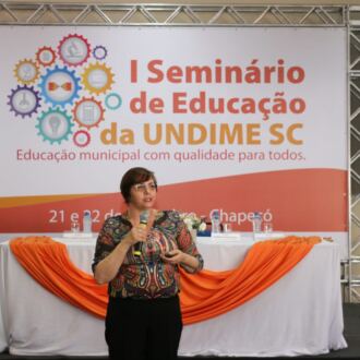 Segundo dia do Seminário de Educação em Chapecó