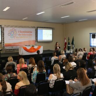 Segundo dia do Seminário de Educação em Chapecó