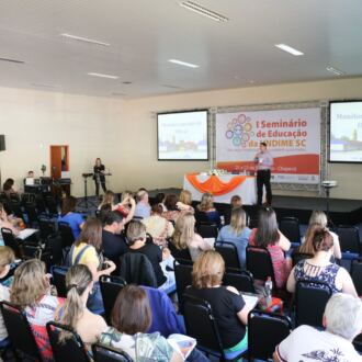 Segundo dia do Seminário de Educação em Chapecó