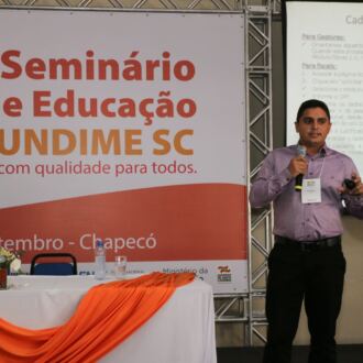 Segundo dia do Seminário de Educação em Chapecó
