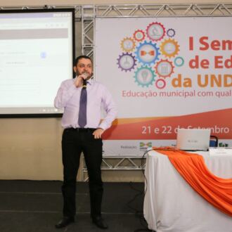 Segundo dia do Seminário de Educação em Chapecó