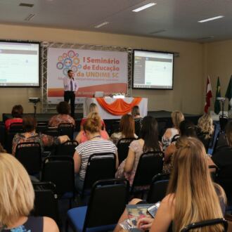 Segundo dia do Seminário de Educação em Chapecó