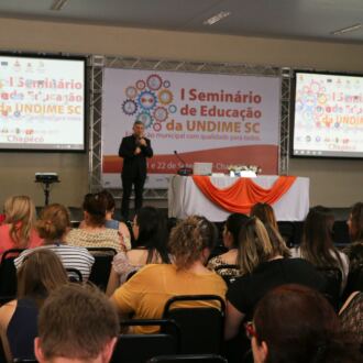 Segundo dia do Seminário de Educação em Chapecó