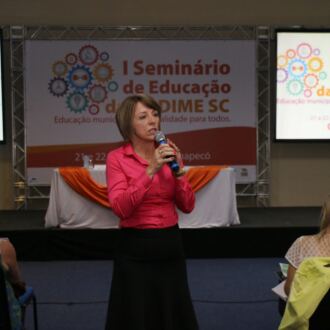 Primeiro dia do Seminário de Educação em Chapecó