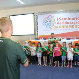 Primeiro dia do Seminário de Educação em Chapecó