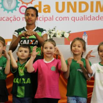 Primeiro dia do Seminário de Educação em Chapecó