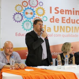 Primeiro dia do Seminário de Educação em Chapecó