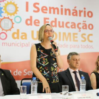 Primeiro dia do Seminário de Educação em Chapecó