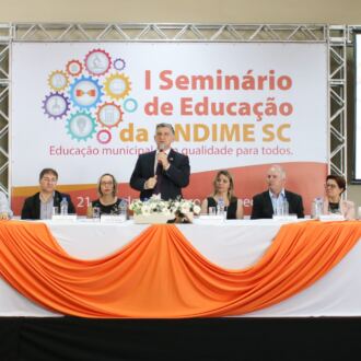 Primeiro dia do Seminário de Educação em Chapecó
