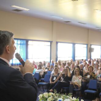 Primeiro dia do Seminário de Educação em Chapecó