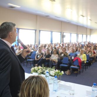 Primeiro dia do Seminário de Educação em Chapecó