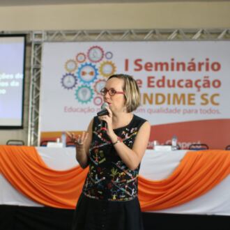 Primeiro dia do Seminário de Educação em Chapecó