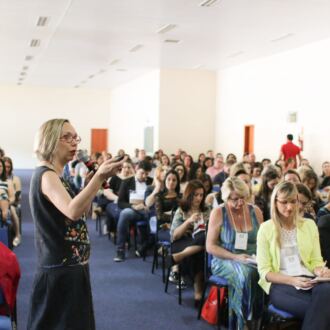 Primeiro dia do Seminário de Educação em Chapecó