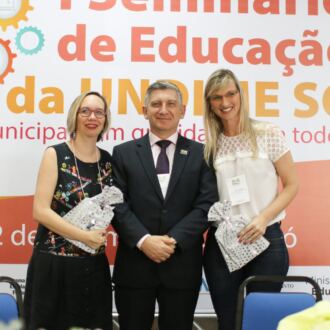 Primeiro dia do Seminário de Educação em Chapecó
