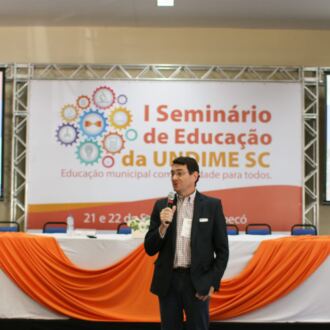 Primeiro dia do Seminário de Educação em Chapecó