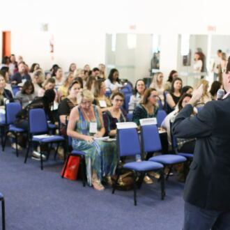Primeiro dia do Seminário de Educação em Chapecó