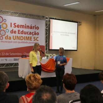 Primeiro dia do Seminário de Educação em Chapecó