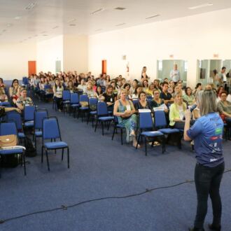 Primeiro dia do Seminário de Educação em Chapecó