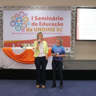 Primeiro dia do Seminário de Educação em Chapecó