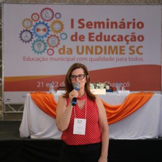 Primeiro dia do Seminário de Educação em Chapecó