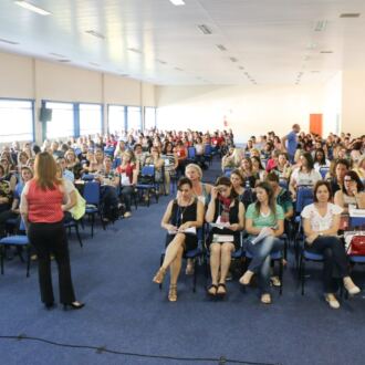 Primeiro dia do Seminário de Educação em Chapecó