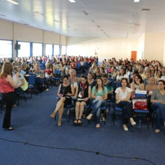 Primeiro dia do Seminário de Educação em Chapecó