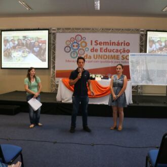 Primeiro dia do Seminário de Educação em Chapecó