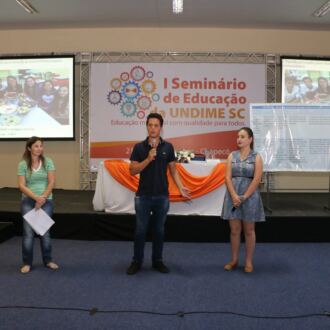 Primeiro dia do Seminário de Educação em Chapecó