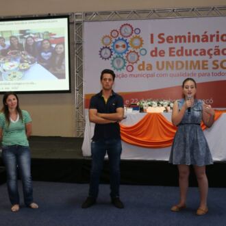 Primeiro dia do Seminário de Educação em Chapecó