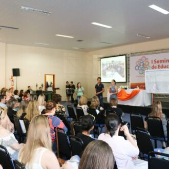 Primeiro dia do Seminário de Educação em Chapecó