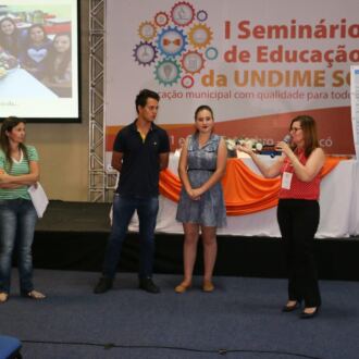 Primeiro dia do Seminário de Educação em Chapecó