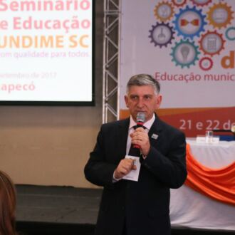 Primeiro dia do Seminário de Educação em Chapecó