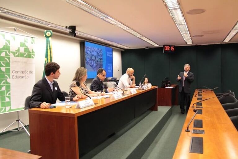Busca Ativa Escolar é debatida em audiência pública na Câmara dos Deputados