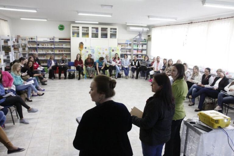 Professores recebem capacitação sobre educação financeira