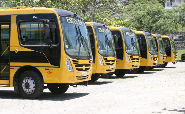 Santa Catarina recebe ônibus escolares para 10 municípios do Estado