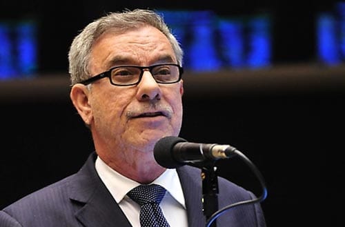 Comissão aprova criação da Política Nacional de Leitura e Escrita