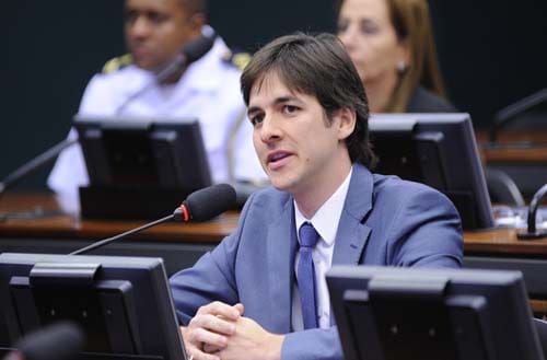 CCJ aprova programa de gerenciamento de resíduos sólidos em escolas