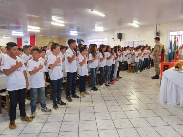 Cerimônia emocionante marca a formatura do PROERD em Irani